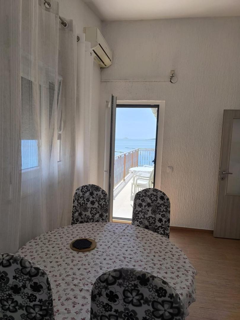 Apartments Lala Primosten Bagian luar foto